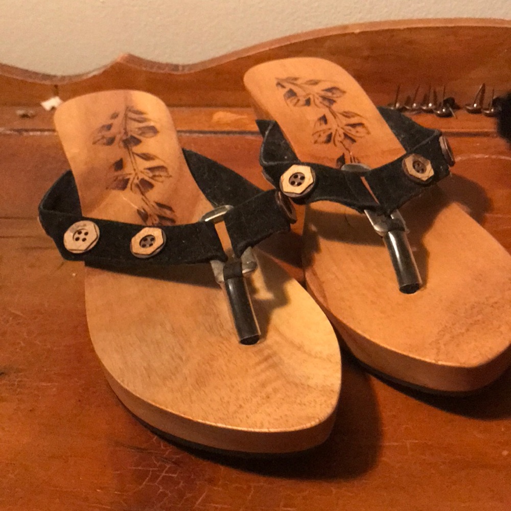 Black & Wood Sandals